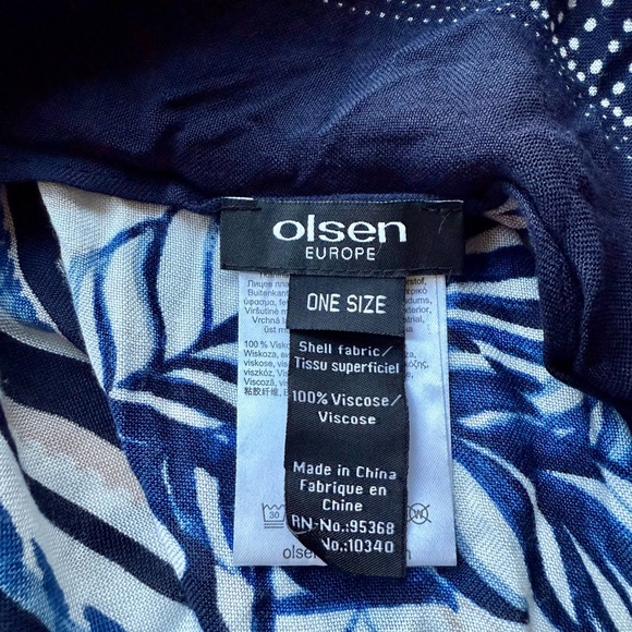 Nautical Shell Print Scarf - Picture 6 of 6